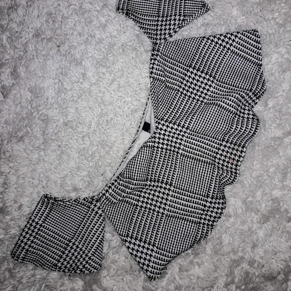 Windsor Crop Top - Picture 1 of 3